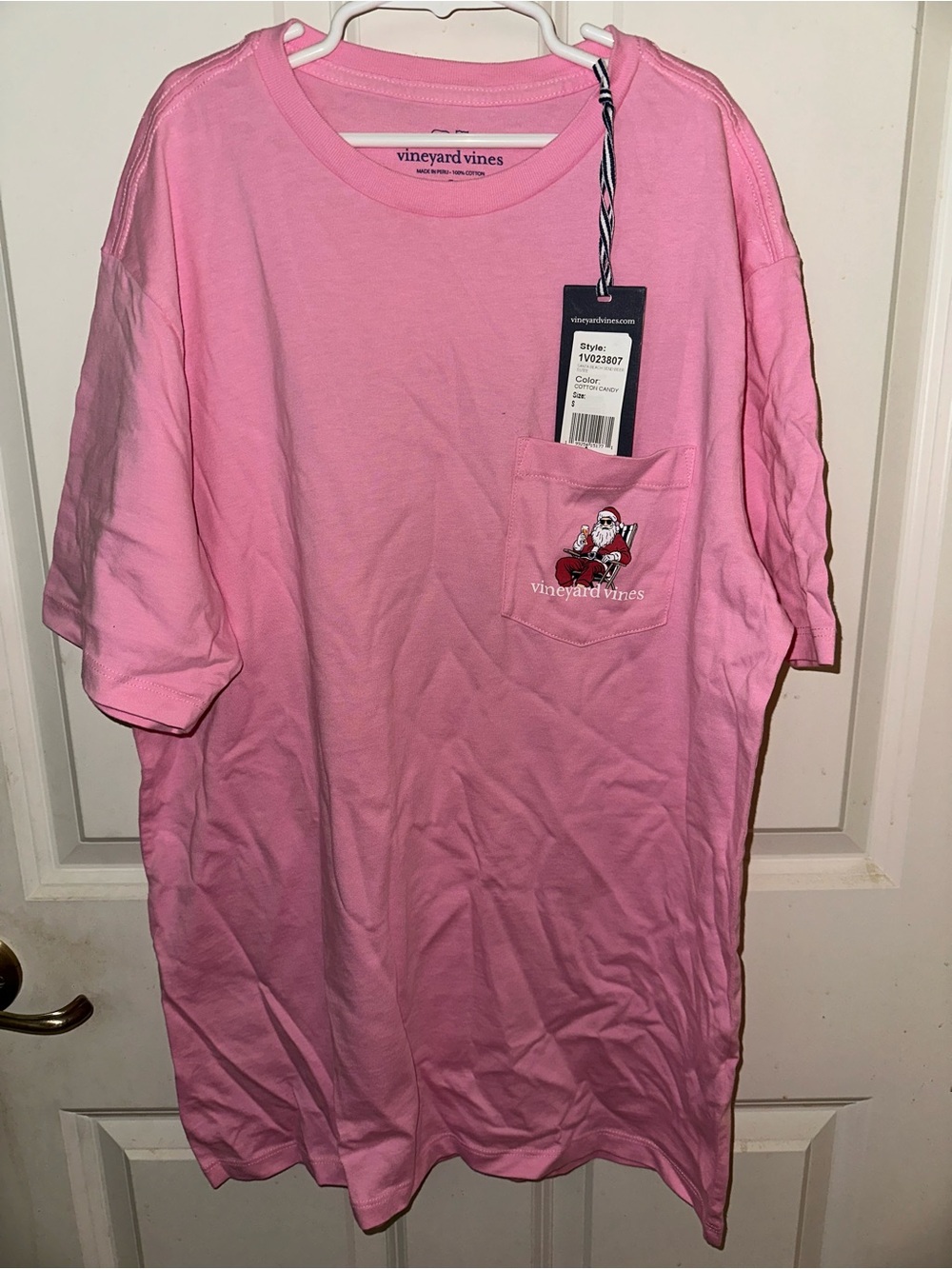 Vineyard Vines Men’s Short-Sleeve Pocket Tee in Pink with Embroidered Graphic
